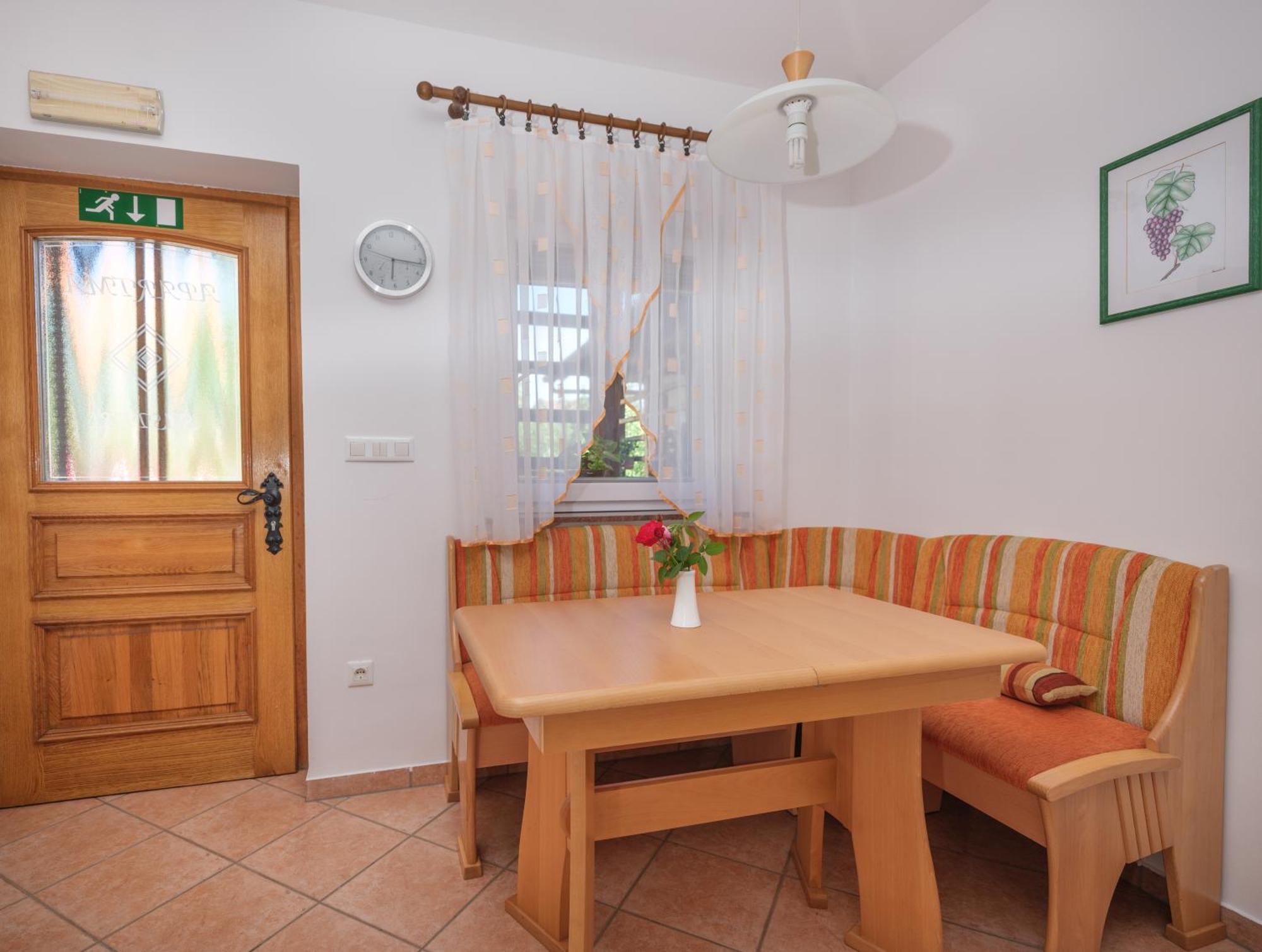 Apartments Suster Stari Trg ob Kolpi 客房 照片
