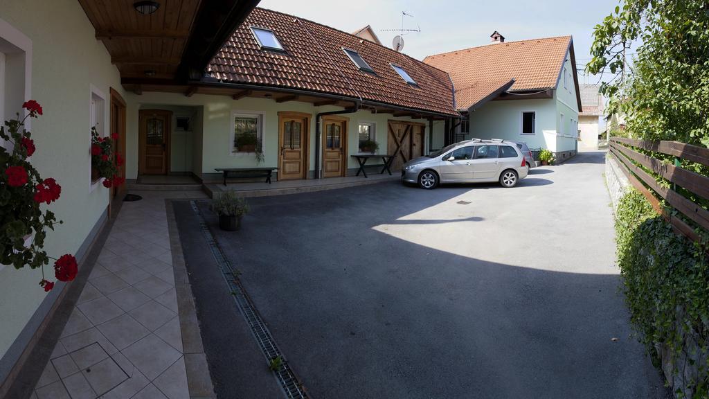 Apartments Suster Stari Trg ob Kolpi 外观 照片
